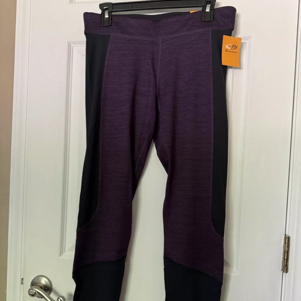 Champion NWT Size Medium Purple & Black Leggings Stretch Zip Pocket Womens
